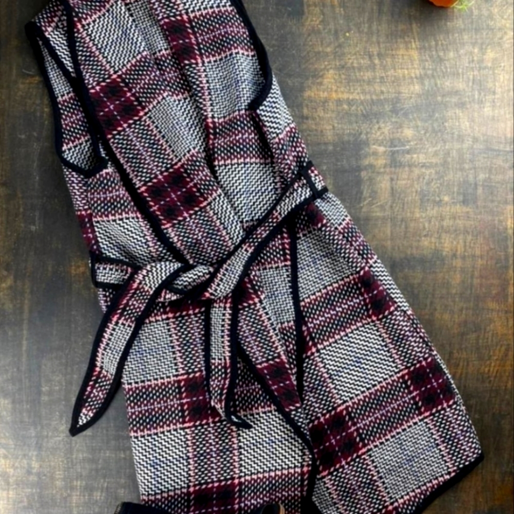 ETWO knitted wool sweater vest